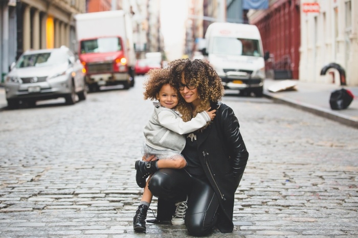 mother_-_child_-_customer_delight_ambassadeurs-163543-edited.jpeg