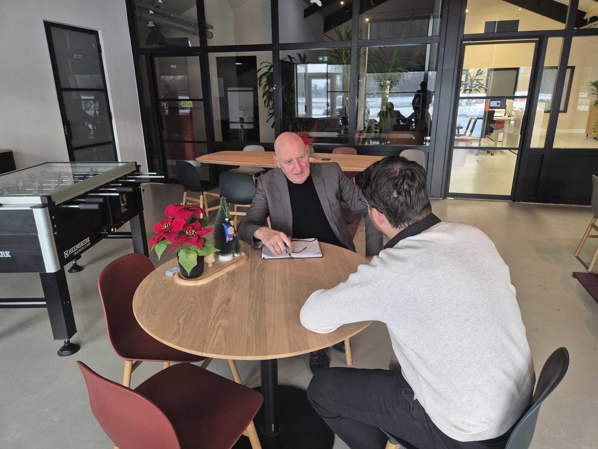 Driek van One4growht in gesprek met klant voor betere resultaten uit HubSpot Sales